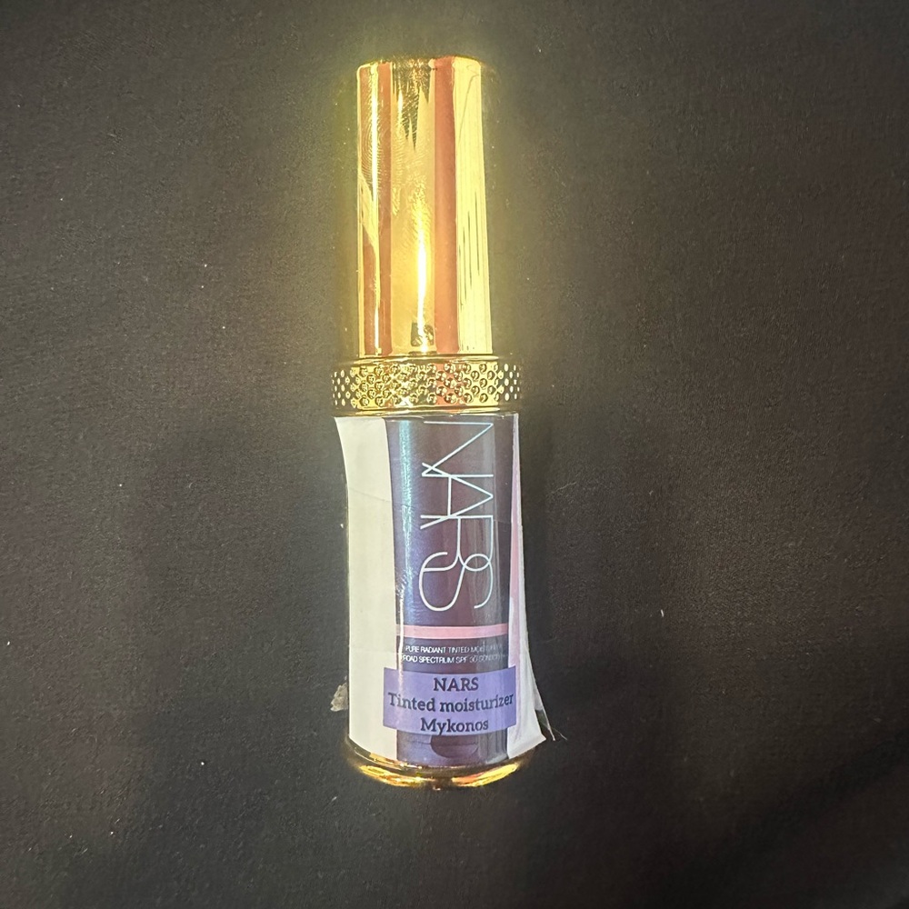 Travel foundation size 10ML- NARS Tinted Moisturizer in Mykonos